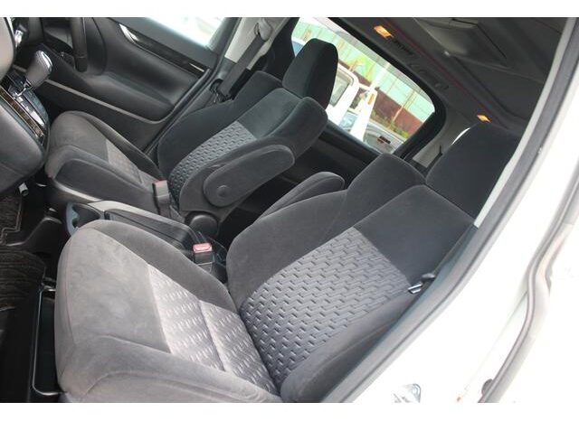 
								TOYOTA ALPHARD 2015 full									