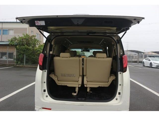 
								TOYOTA ALPHARD 2015 full									