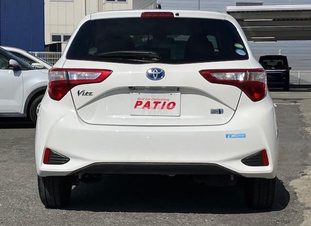 
								TOYOTA VITZ 2017 full									