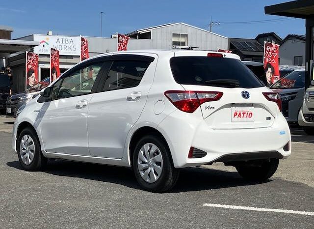 
								TOYOTA VITZ 2017 full									