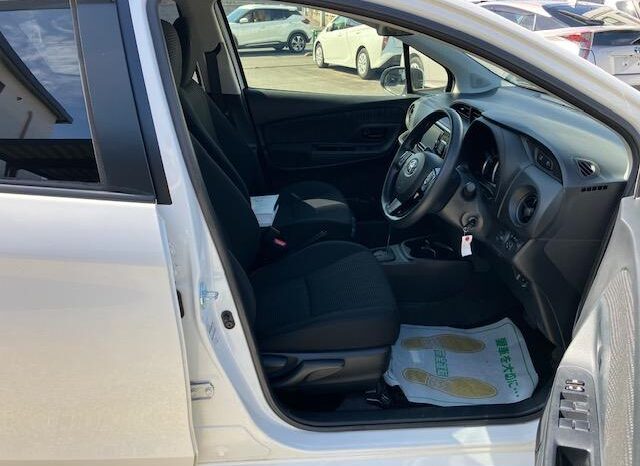 
								TOYOTA VITZ 2017 full									