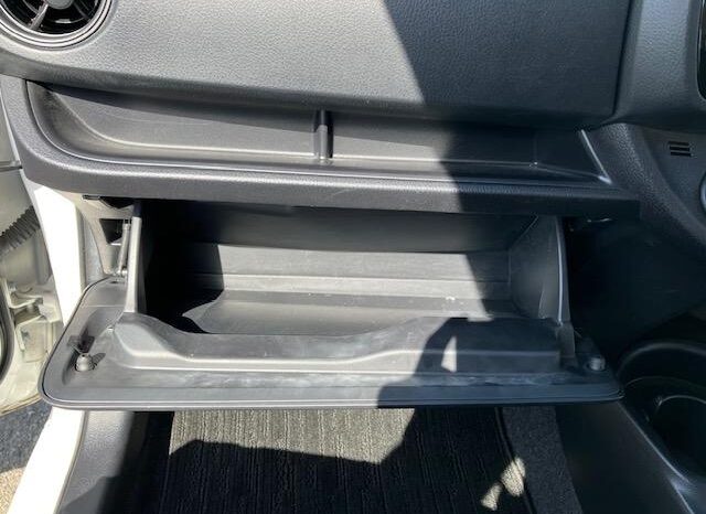 
								TOYOTA VITZ 2017 full									