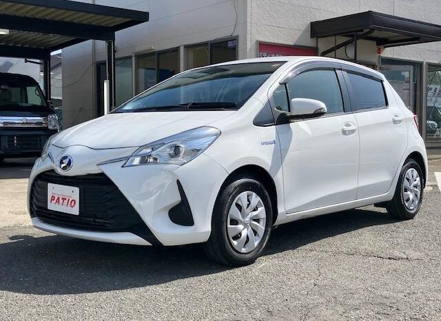 
								TOYOTA VITZ 2017 full									