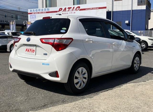 
								TOYOTA VITZ 2017 full									