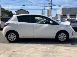 TOYOTA VITZ 2017