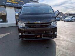 TOYOTA HIACE COMMUTER 2021