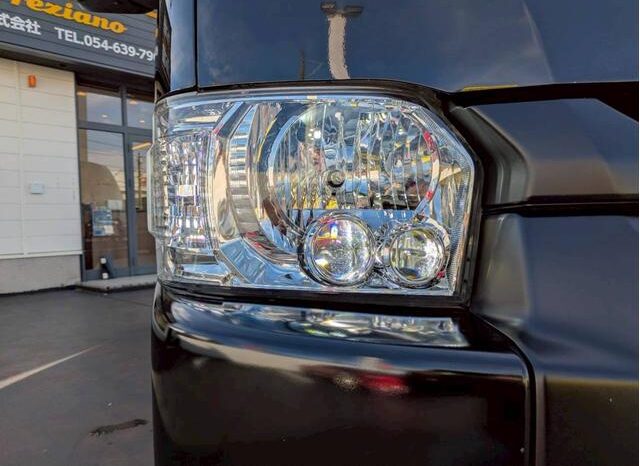 
								TOYOTA HIACE COMMUTER 2021 full									