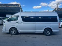 TOYOTA HIACE COMMUTER 2016