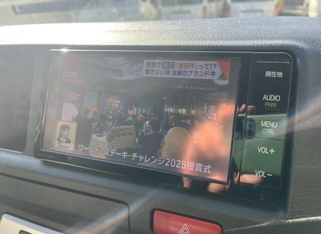 
								TOYOTA HIACE COMMUTER 2016 full									