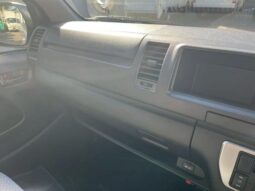 
										TOYOTA HIACE COMMUTER 2016 full									