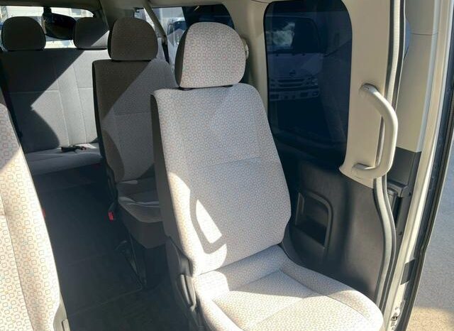 
								TOYOTA HIACE COMMUTER 2016 full									