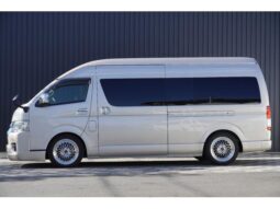 TOYOTA HIACE COMMUTER  2023