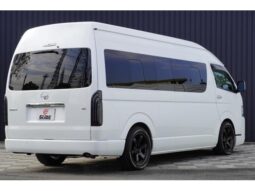 
										TOYOTA HIACE COMMUTER 2023 full									