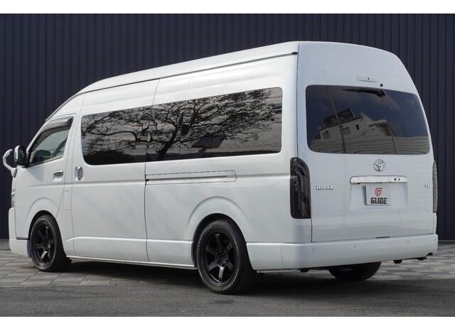 
								TOYOTA HIACE COMMUTER 2023 full									