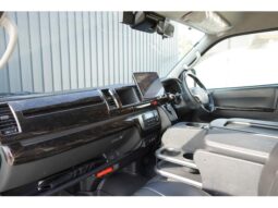 
										TOYOTA HIACE COMMUTER 2023 full									