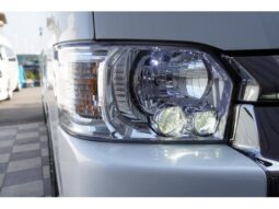 
										TOYOTA HIACE COMMUTER 2023 full									