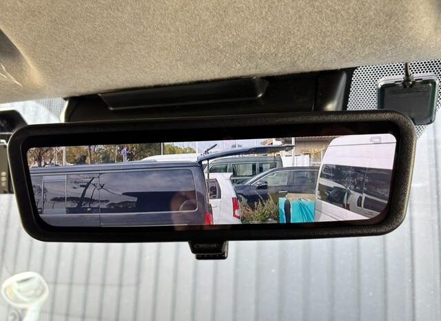 
								TOYOTA HIACE COMMUTER 2023 full									