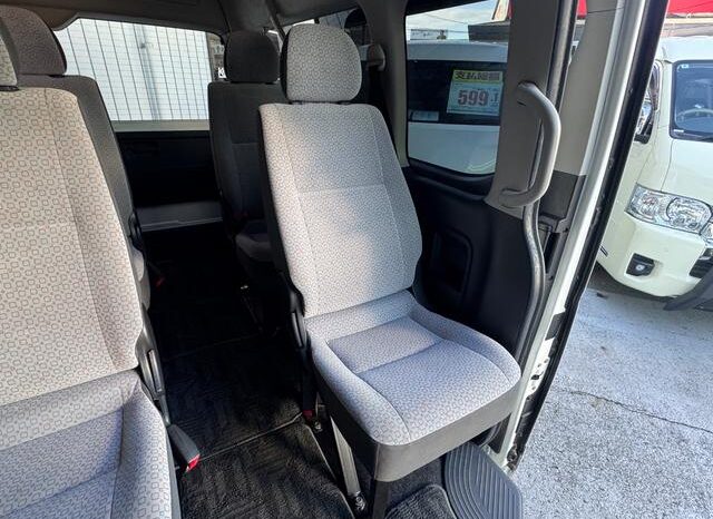 
								TOYOTA HIACE COMMUTER 2016 full									