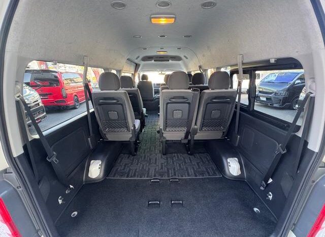 
								TOYOTA HIACE COMMUTER 2016 full									