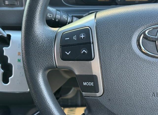 
								TOYOTA HIACE COMMUTER 2016 full									