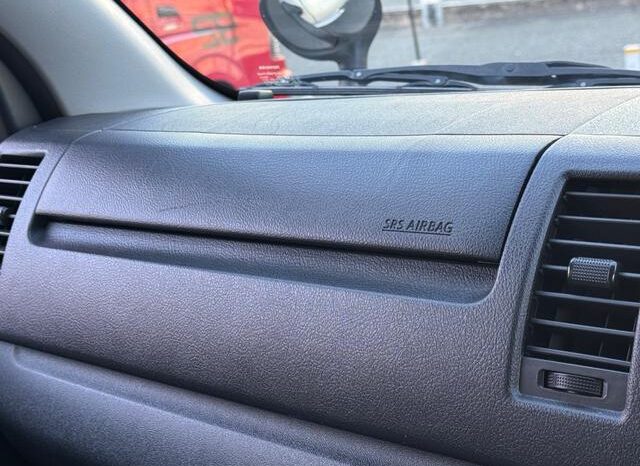 
								TOYOTA HIACE COMMUTER 2016 full									