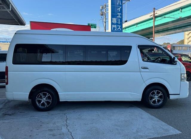 
								TOYOTA HIACE COMMUTER 2016 full									