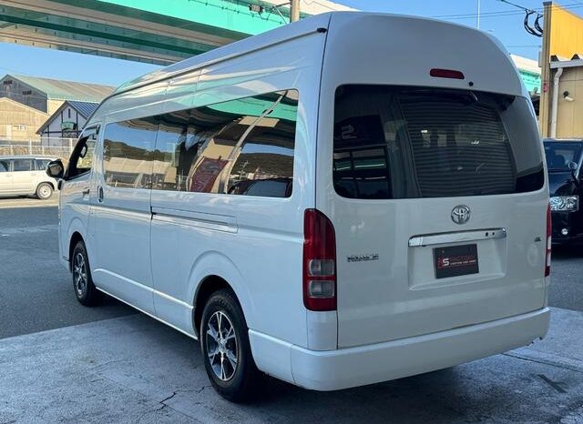 
								TOYOTA HIACE COMMUTER 2016 full									