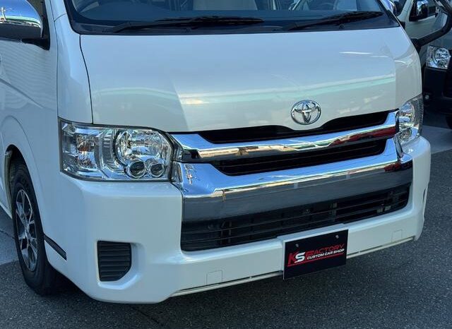 
								TOYOTA HIACE COMMUTER 2016 full									