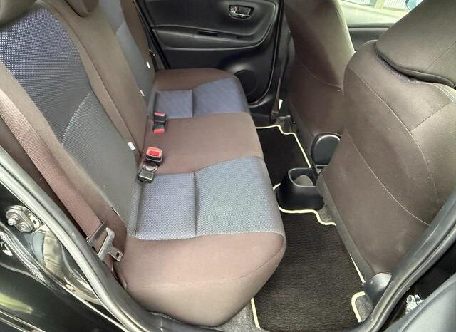 
								TOYOTA VITZ 2016 full									