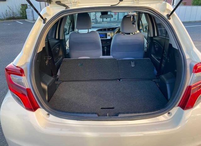 
								TOYOTA VITZ 2016 full									