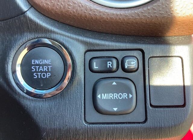 
								TOYOTA VITZ 2012 full									