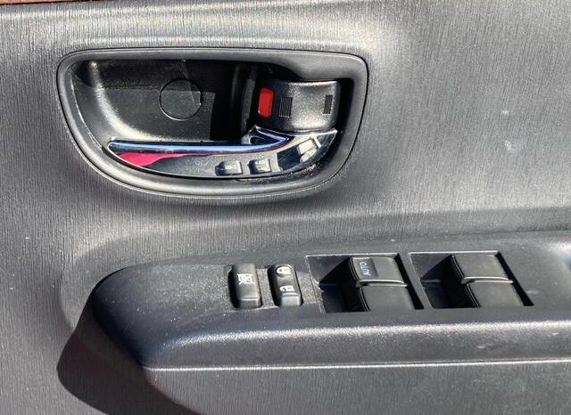 
								TOYOTA VITZ 2012 full									