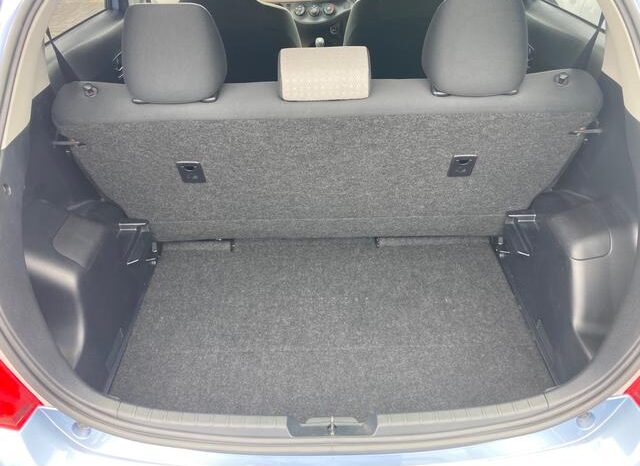 
								TOYOTA VITZ 2012 full									