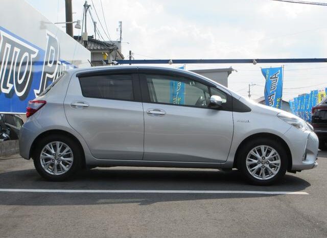 
								TOYOTA VITZ 2017 full									