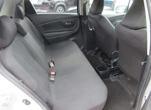 
								TOYOTA VITZ 2017 full									