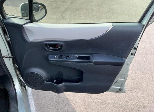 
								TOYOTA VITZ 2013 full									