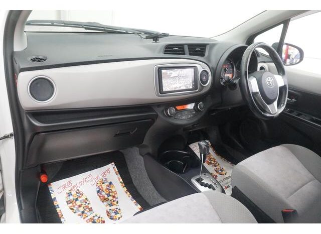 
								TOYOTA VITZ 2011 full									