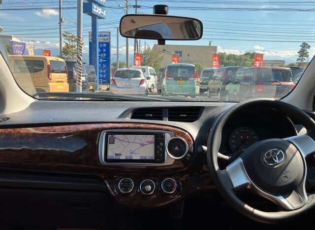 
								TOYOTA VITZ 2012 full									