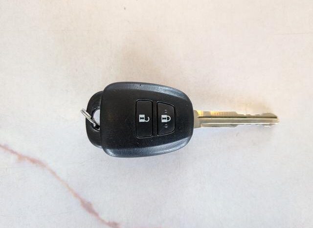 
								TOYOTA VITZ 2012 full									