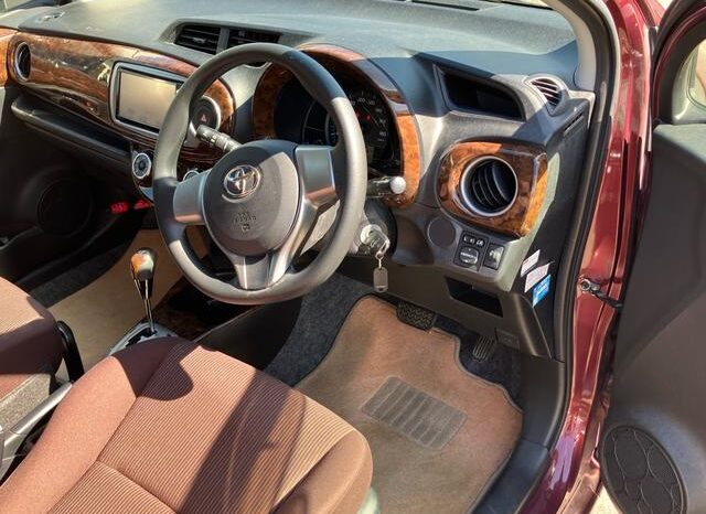 
								TOYOTA VITZ 2012 full									