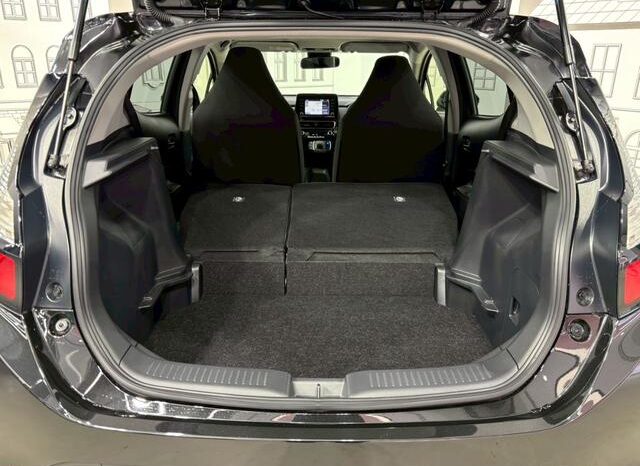 
								TOYOTA AQUA 2024 full									