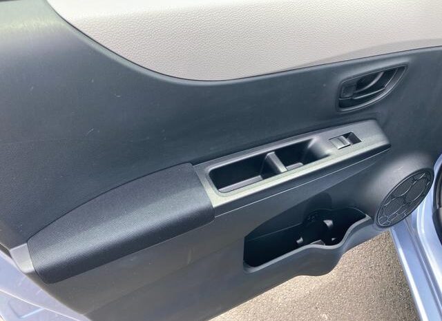 
								TOYOTA VITZ 2012 full									