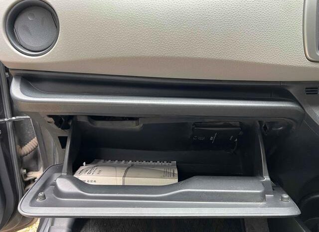 
								TOYOTA VITZ 2012 full									