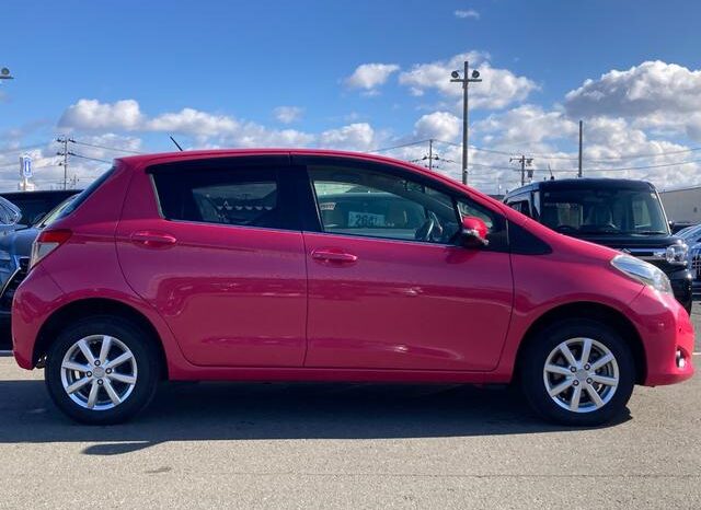 
								TOYOTA VITZ 2012 full									