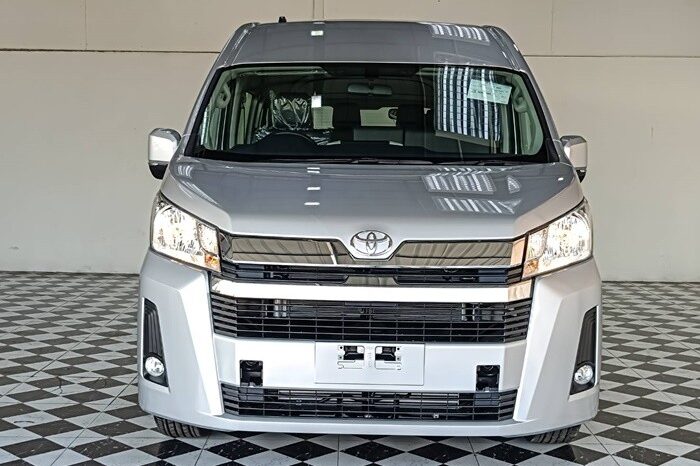 
								TOYOTA COMMUTER 2026 full									
