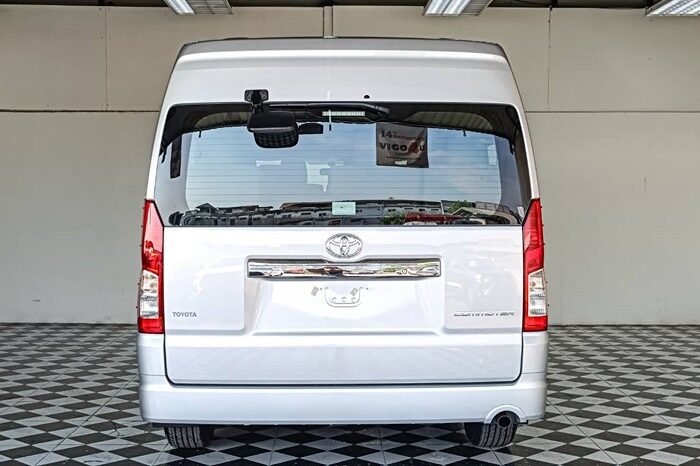 
								TOYOTA COMMUTER 2026 full									