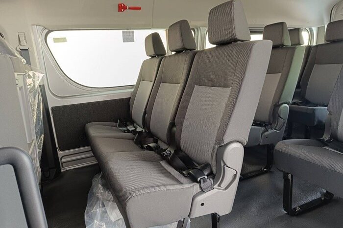 
								TOYOTA COMMUTER 2026 full									