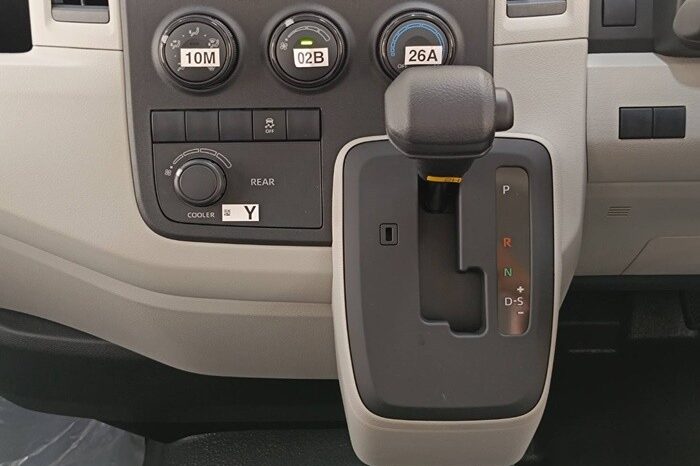 
								TOYOTA COMMUTER 2026 full									