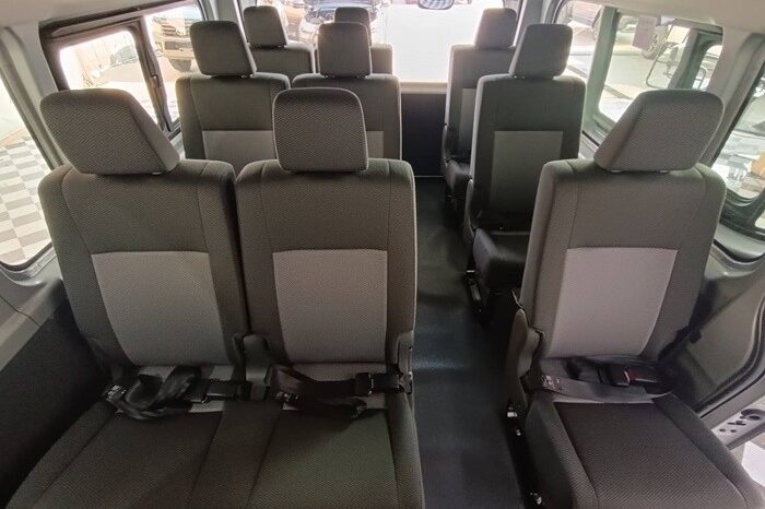 
								TOYOTA COMMUTER 2026 full									