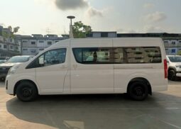 TOYOTA COMMUTER 2026